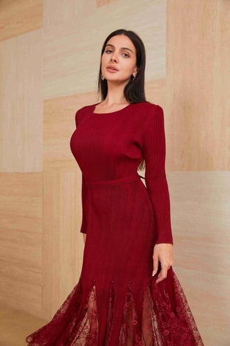 فستان احمر استرتش بلاسية