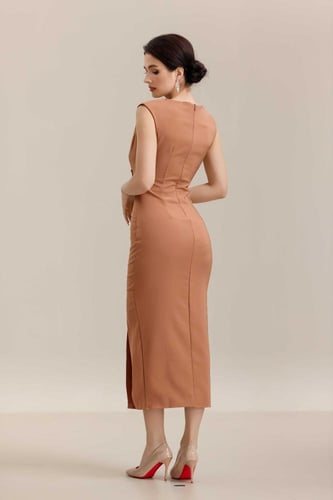 فستان بني كت زم جنب مطرز