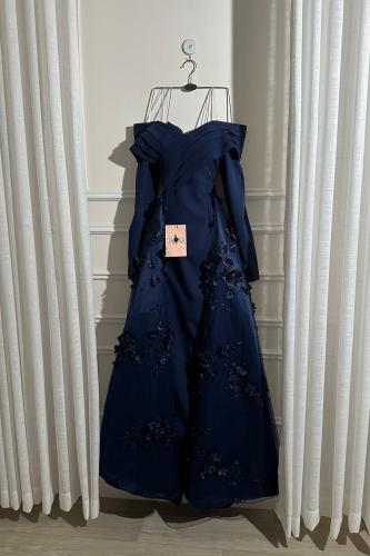 نجد لون كحلي