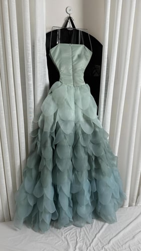 فستان العنود