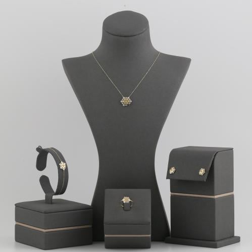 طقم ذهب القبة السداسية - عيار 18