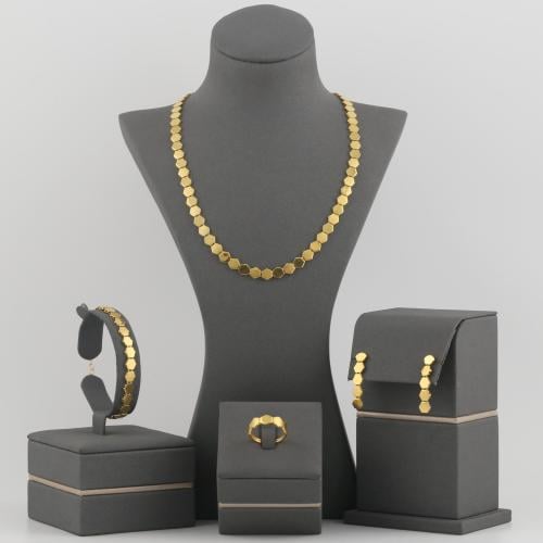 طقم ذهب بتصميم سداسي - عيار21