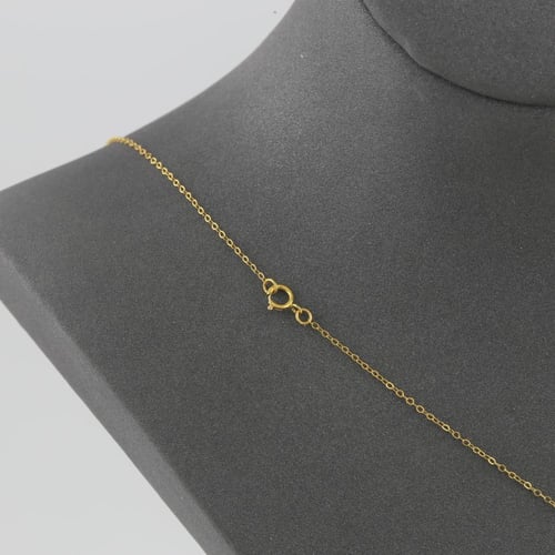 طقم ذهب بيضاوي مع مربعات بارزة مع دلايات - عيار 21