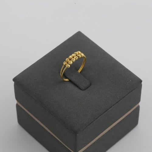 طقم ذهب بتصمبم سلم الذهب مع نبتة رباعية - عيار21