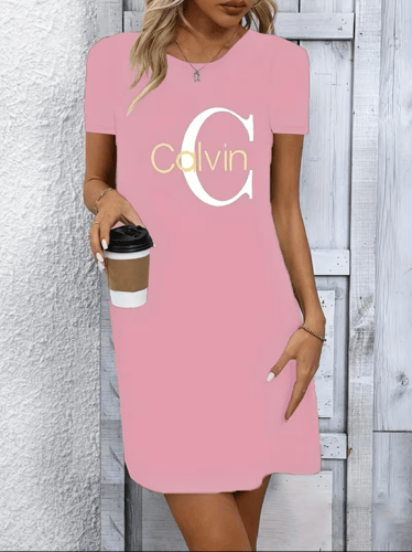 فستان تي شيرت بطبعة C