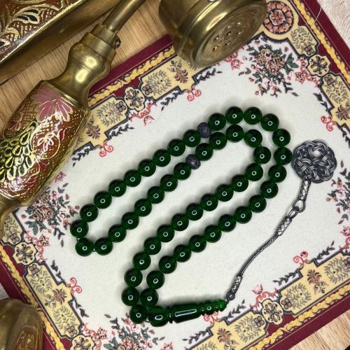 مسباح بكلايت أخضر الشكة: طربزونة والفواصل فضة