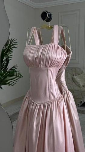 فستان جمال الوصوف