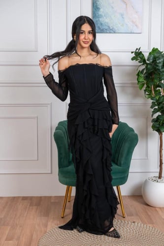 فستان نجمة المساء