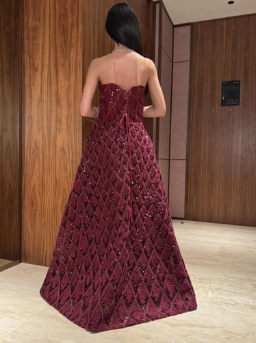 فستان عزف الماس