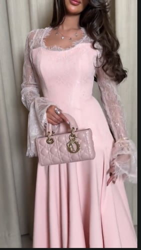 فستان نسيم الزهر