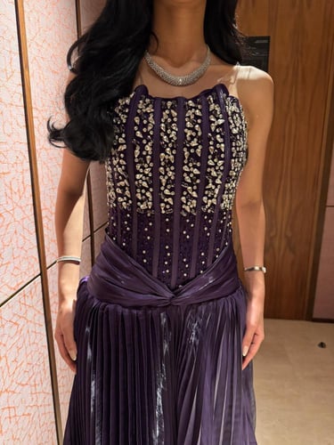 فستان لؤلؤة الظلام