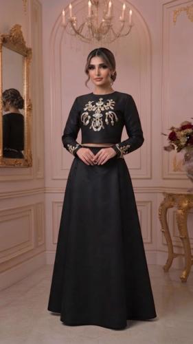 فستان أسود أنيق بلمسة عصرية