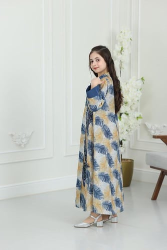 جلابية لينن ( بناتي ) بطبعة ريش وتطريز ترتر