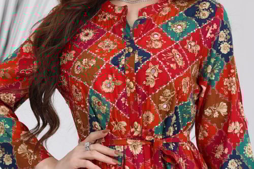 جلابية رايون قطن منقوش بتطريز خفيف على الصدر