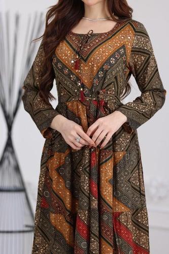 جلابية رايون قطن منقوش بتطريز على الصدر