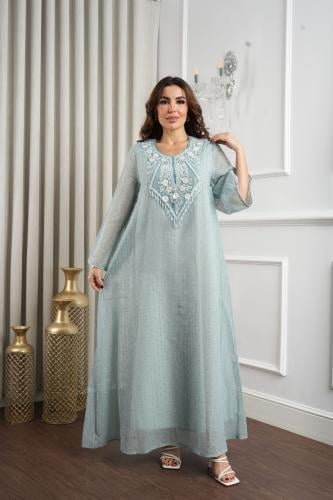 جلابية شيفون سهرة مطرز بالفصوص مع أكمام واسعة وكلف...