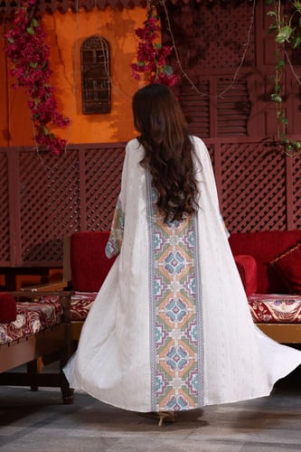 جلابية كويتية لينن قطعتين تراثية بتطريز يدوي ملون