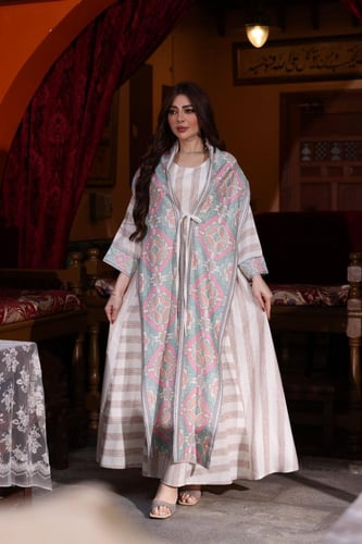 جلابيةكويتية كتان مع وشاح بتطريز تراثي