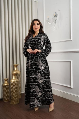 جلابية مخمل واسعة وفضفاضة بتطريز شك كثيف وبارز