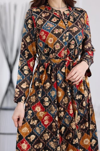 جلابية رايون قطن منقوش بتطريز خفيف على الصدر