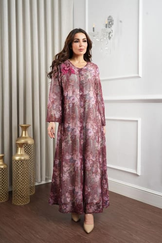 جلابية شيفون بنقوش ورود ملونة مرصع بالكريستال