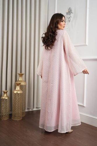 جلابية شيفون سهرة مطرز بالفصوص مع أكمام واسعة وكلف...