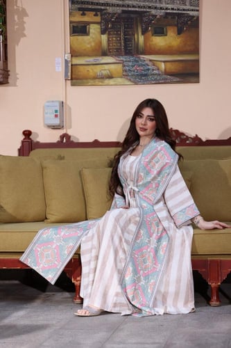 جلابيةكويتية كتان مع وشاح بتطريز تراثي