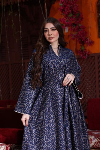 جلابية كويتية لينن بتطريز كمبيوتر وفصوص لامعة