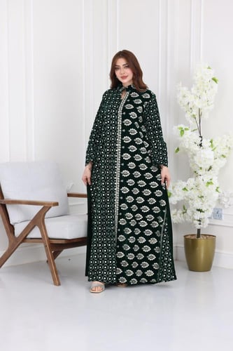 جلابية مخمل فاخرة تطريز يدوي بنقوش تراثية وتفاصيل...