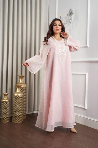 جلابية شيفون سهرة مطرز بالفصوص مع أكمام واسعة وكلف...