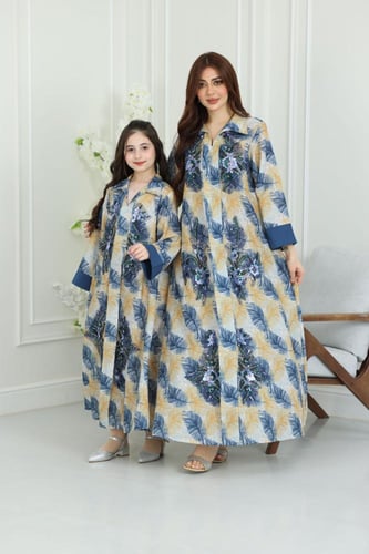 جلابية لينن ( بناتي ) بطبعة ريش وتطريز ترتر