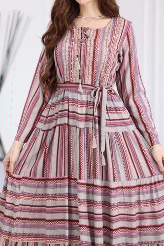 جلابية رايون قطن منقوش بتطريز خفيف على الصدر