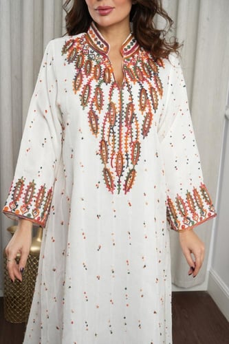 جلابية لينن بتطريز صوف ملون