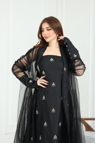 جلابية لينن كويتية قطعتين بتطريز خفيف مع بشت شيفون