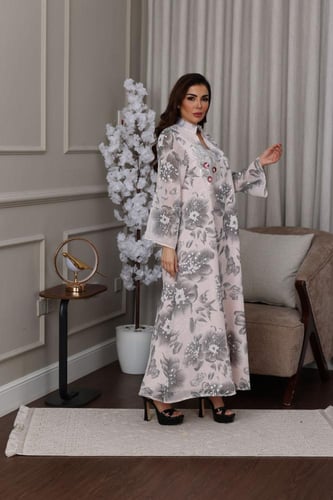 جلابية لينن فاخرة بنقشة ورود وتطريز يدوي لامع بتفا...