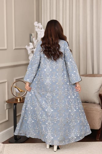 جلابية جاكار بنقشة لامعة وتطريز تراثي ملون على الص...