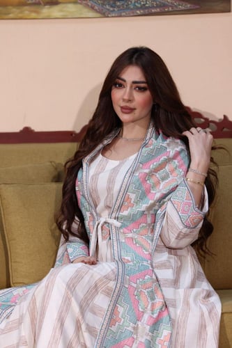 جلابيةكويتية كتان مع وشاح بتطريز تراثي