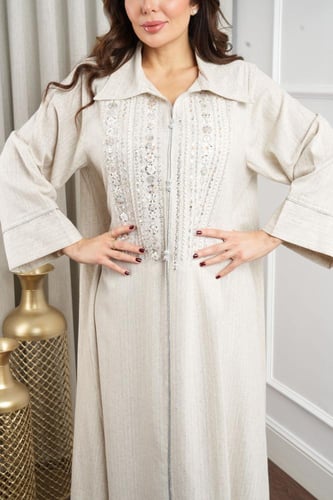 جلابية كتان بتطريز فضي لامع