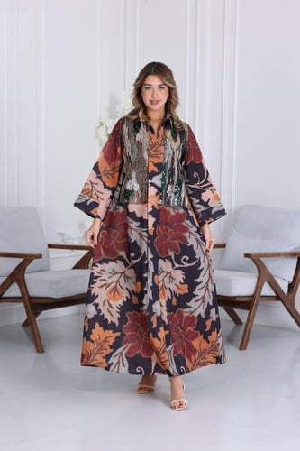 جلابية لينن فاخرة بنقشة أوراق وتطريز لامع بقصة واس...