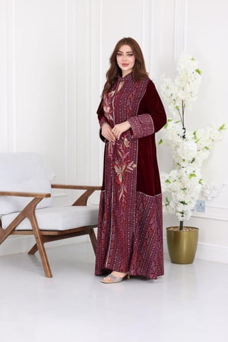 جلابية مخمل سهرة فاخرة بتطريز يدوي مع نقوش تراثية...