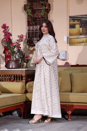 جلابية كويتية لينن بتطريز كمبيوتر وفصوص لامعة