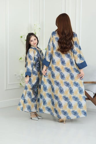 جلابية لينن ( بناتي ) بطبعة ريش وتطريز ترتر