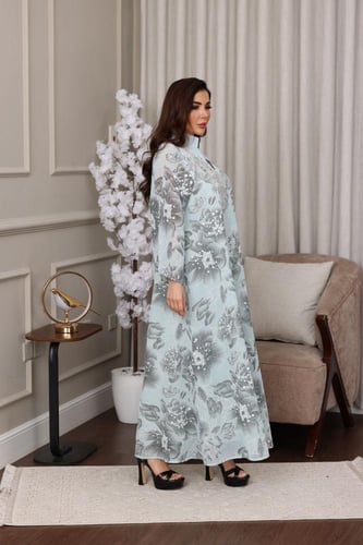 جلابية لينن فاخرة بنقشة ورود وتطريز يدوي لامع بتفا...