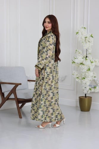 جلابية قطن مطبوع بقصة واسعة وتطريز ناعم