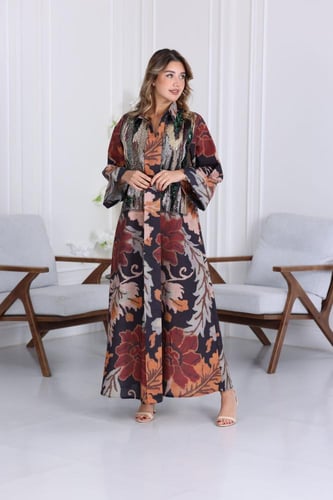 جلابية لينن فاخرة بنقشة أوراق وتطريز لامع بقصة واس...