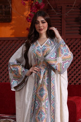 جلابية كويتية لينن قطعتين تراثية بتطريز يدوي ملون