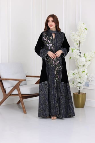 جلابية مخمل سهرة فاخرة بتطريز يدوي مع نقوش تراثية...