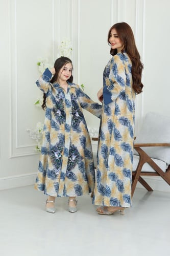 جلابية لينن ( بناتي ) بطبعة ريش وتطريز ترتر