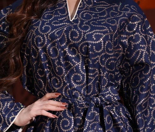 جلابية كويتية لينن بتطريز كمبيوتر وفصوص لامعة