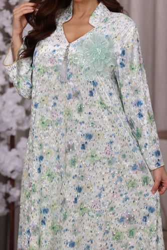 جلابية مخمل فضفاضة مطرزة بالترتر مع وردة كبيرة على...